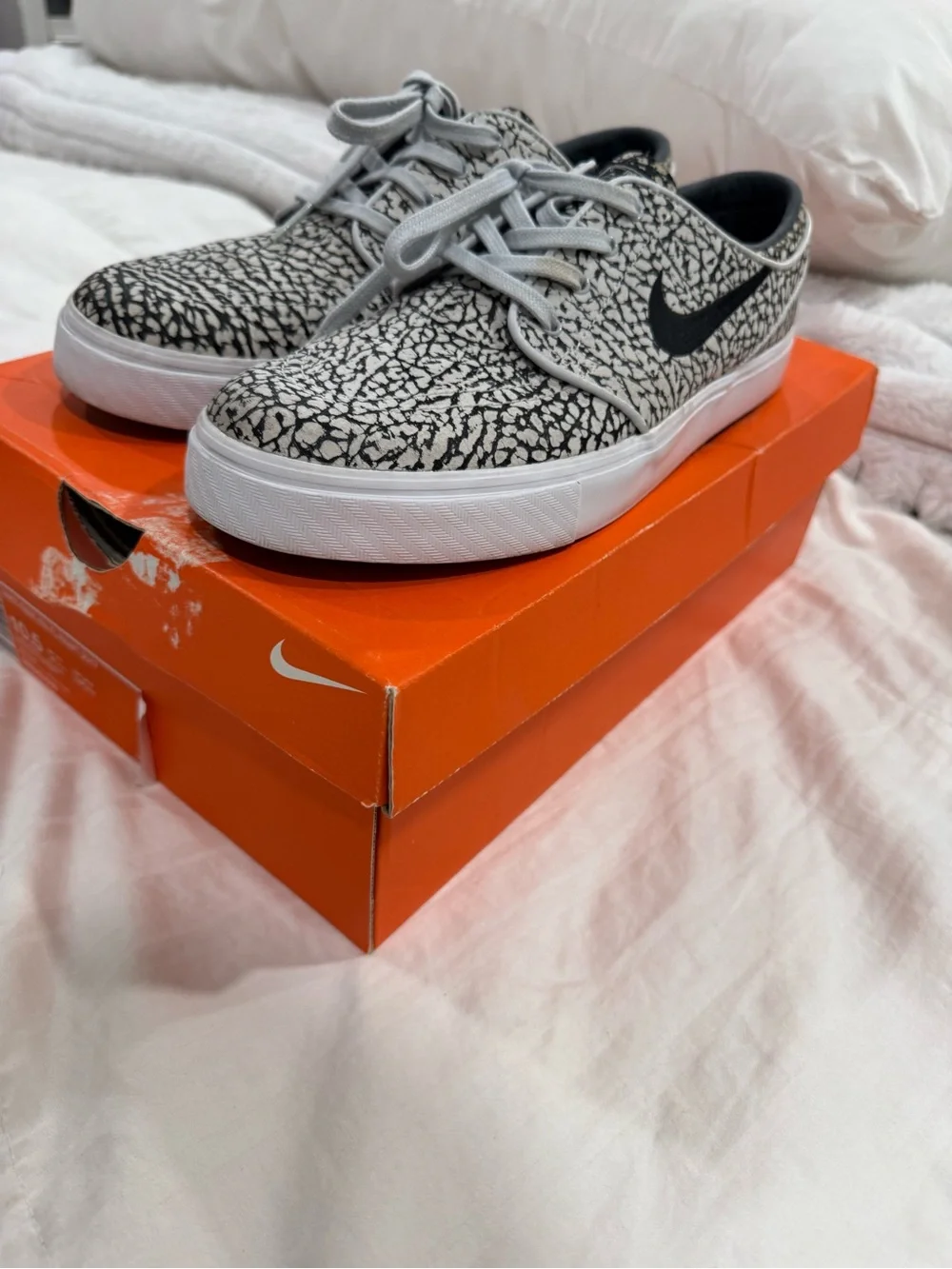 Nike eye catching